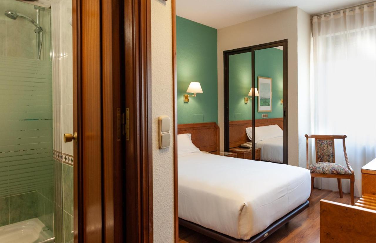 Hotel Don Carmelo Avila Exterior photo